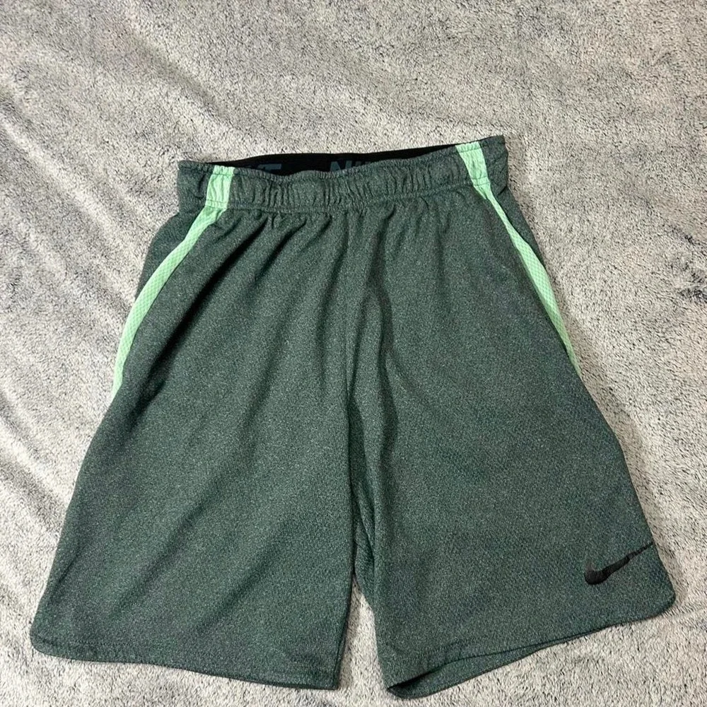 Nike Dri-Fit Green Athletic Shorts Mens Small